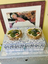 Greek Sun-Dried Fig Crown, 400 g — lifestyle view