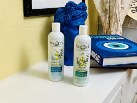 Aphrodite Olive Oil & Hyaluronic Acid Shampoo, 400 ml — lifestyle view